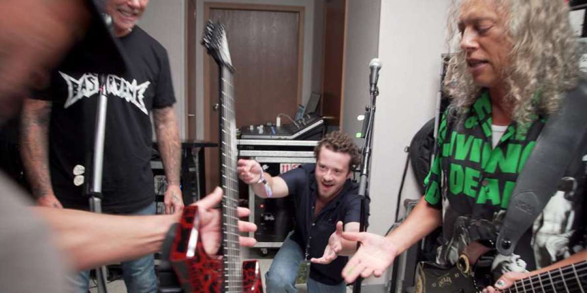 Metallica Surprise: Joe Quinn Joins Jam Session