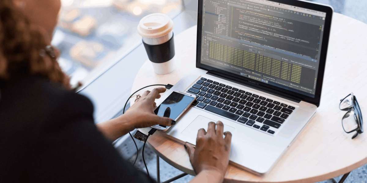 9 Factors to Consider Before Choosing Shopify Web App Development Services
