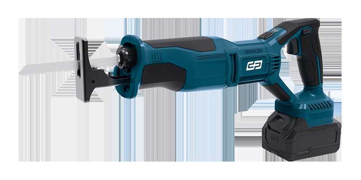 Battery Electric Saw in Garden Maintenance