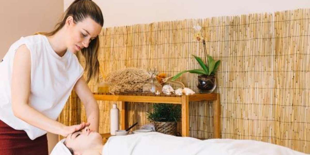 Top Ayurvedic Massage Dubai for Stress Relief and Body Rejuvenation