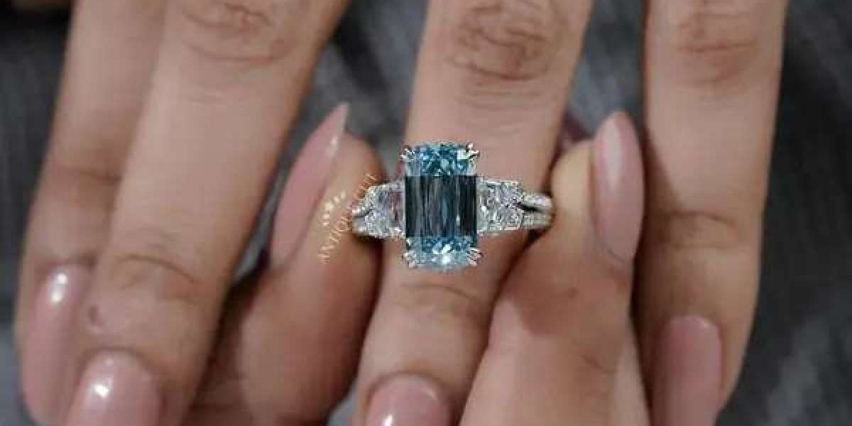 How to Choose the Perfect Blue Diamond Engagement Ring