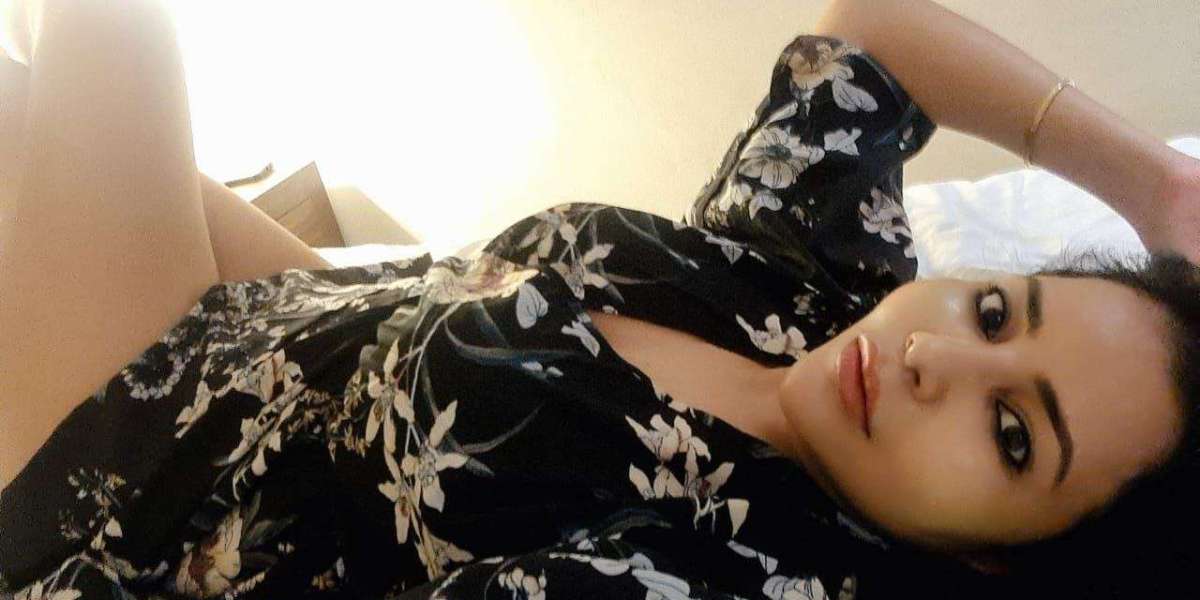 Choose the nicest lady from Noida escort service to forget the stress and spend peaceful evenings