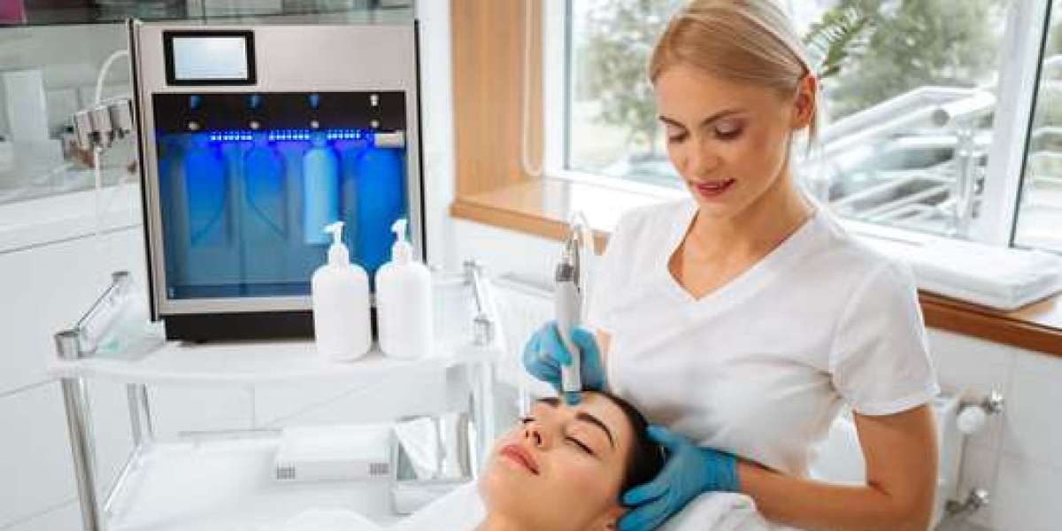Hydrafacial Treatment in Dubai for Skin Hydration and Glow