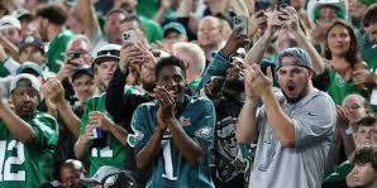 Howie Roseman handles Jalen Hurts research