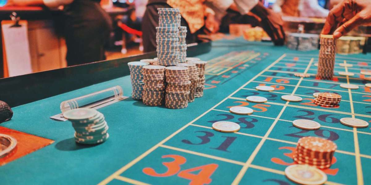 Die Evolution der Online-Spielautomaten: Trends und Innovationen in der Spieleentwicklung für 2025