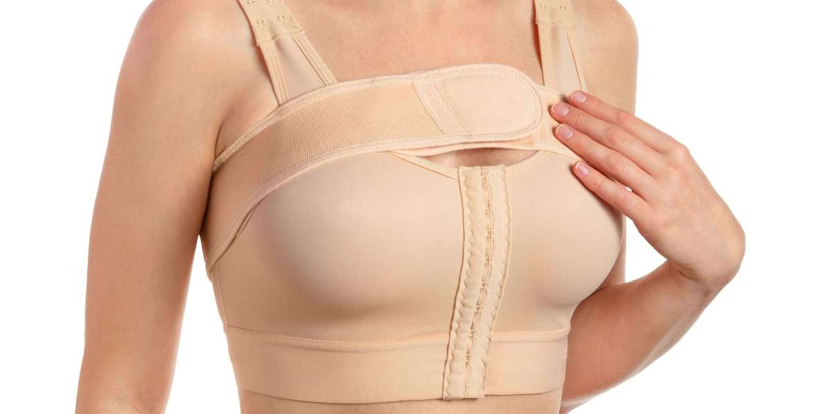 Scarring after breast lift surgery and how it is minimized in Riyadh clinics