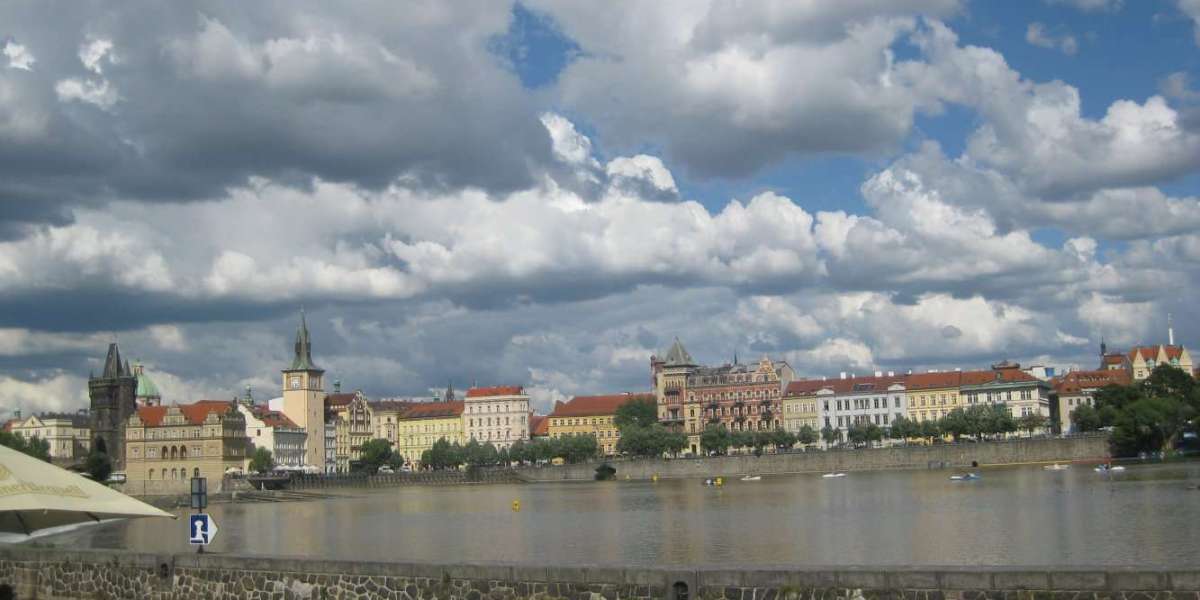 Dating in Golden Prague: Amour, Beer, & Historic Charm