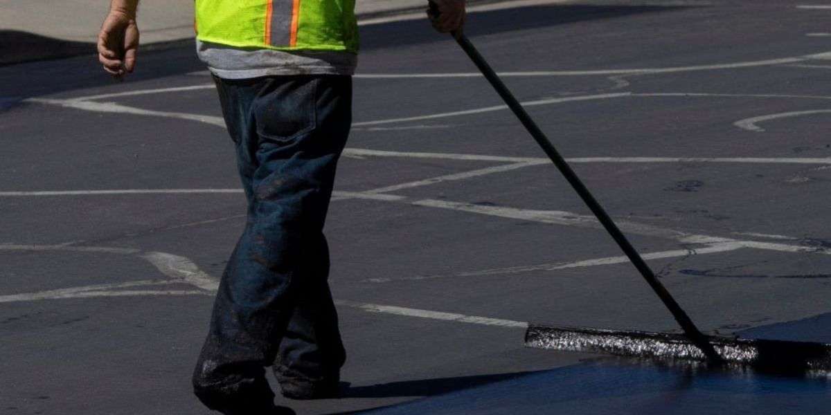 Why Homeowners Need Asphalt Seal Coating in Fort Worth, TX