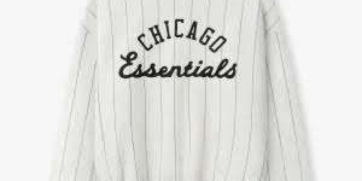 Women’s Essentials Hoodie: Styling Tips for the Ultimate Cozy Look
