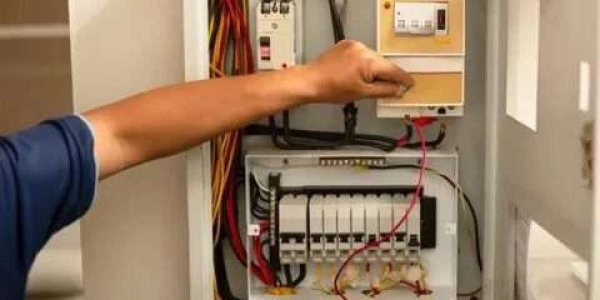 Signs Your Home Needs Electrical Panel Attention Before Bigger Problems Start