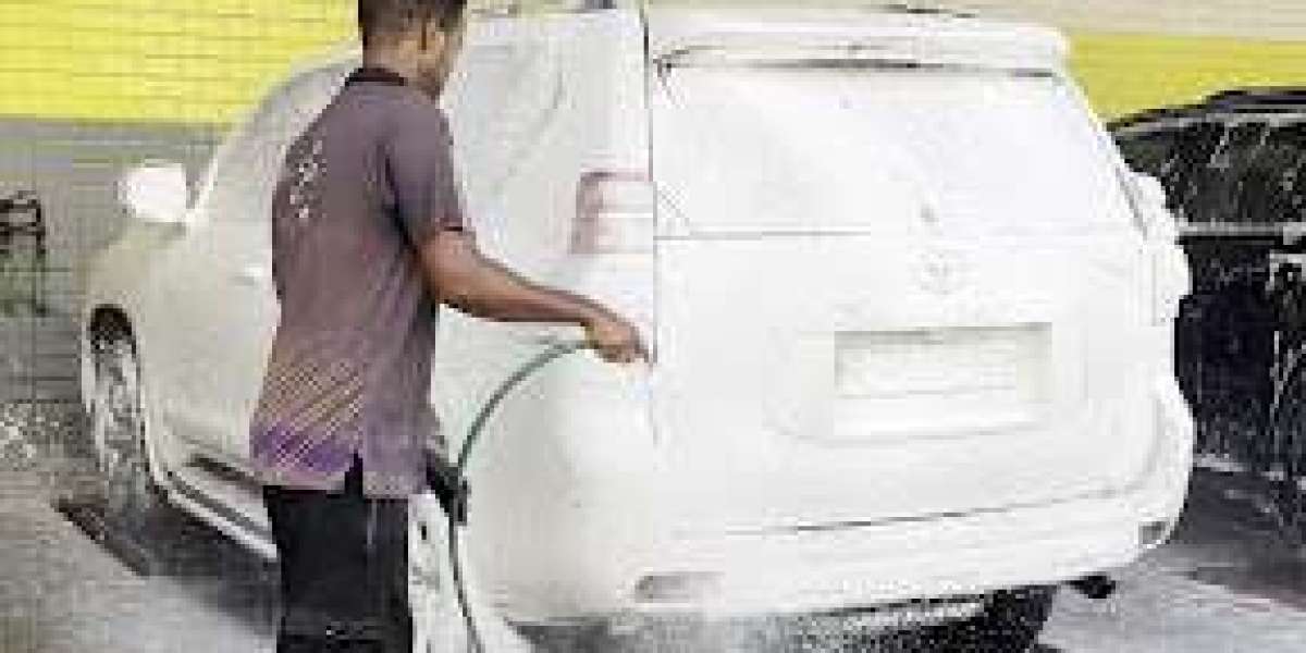Professional Car Wash Jeddah: The Benefits of Steam Cleaning, Waxing, and Ceramic Protection